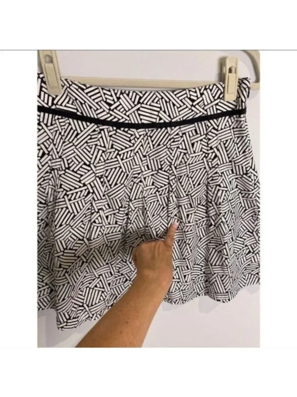 Ann Taylor LOFT Petite Black & White Mini Skirt - Size 2P